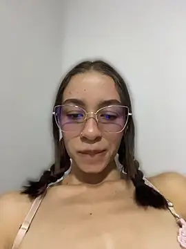 Chloe_Key live cam on StripChat