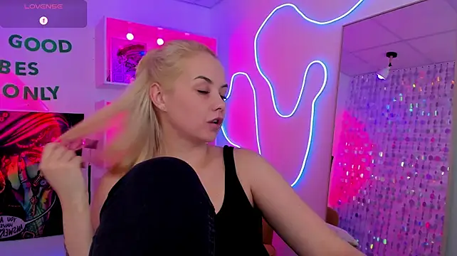 StephanieSweety live cam on StripChat