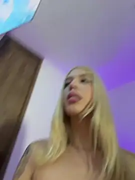 Courtney_gonet live cam on StripChat