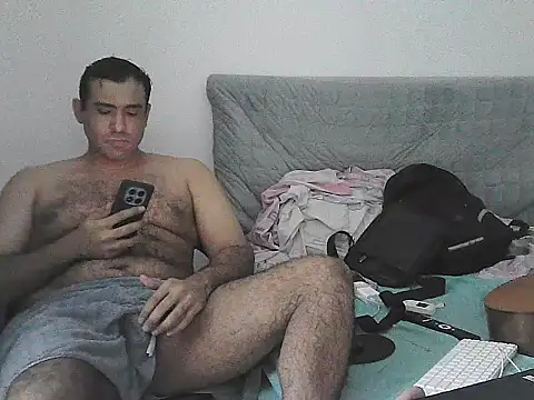 alphalatinobearx live cam on StripChat