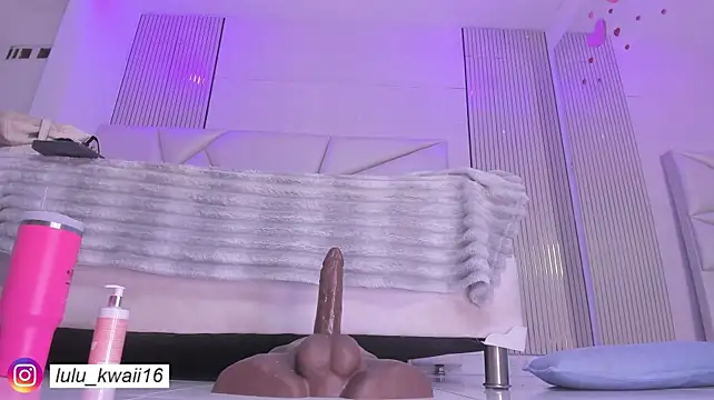 lulukawai16 live cam on StripChat
