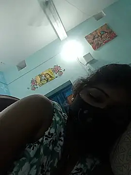 beautiful-Nisha live cam on StripChat