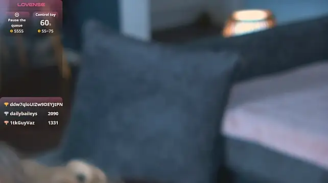 ondinanoire (F milf) - ass play  ( fingers)