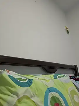 irisbound (F young) - Squeeze tits