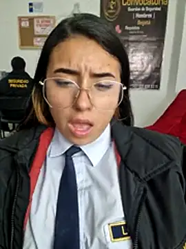 angela__05 (Ask my age) - SHE MASTURBATES MY PUSSY UNTIL I SQUIRT