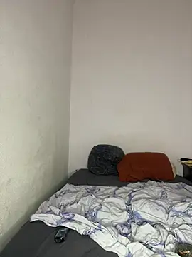 Ambredelacroix live cam on StripChat