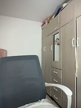 Emmily_19