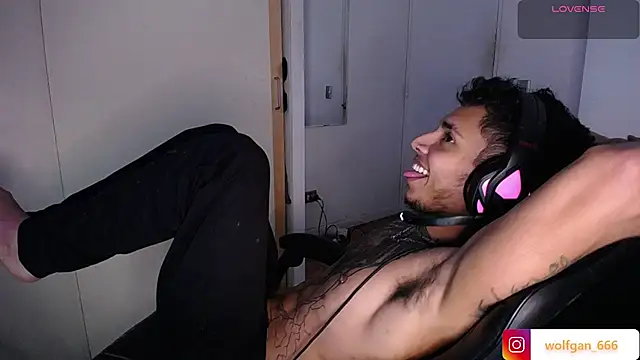 nathan_aress6666 live cam on StripChat