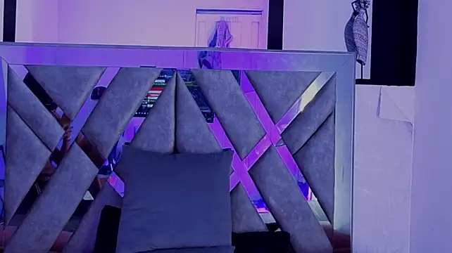 july_quinzel live cam on StripChat