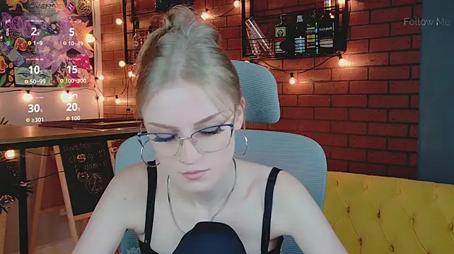 KiraMontoya webcam