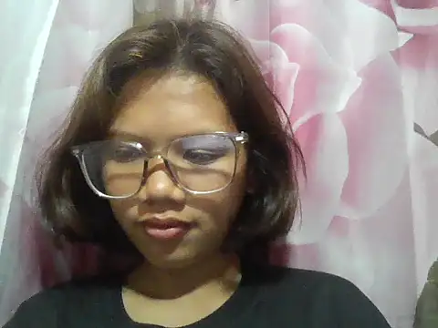 SexyJanePinay live cam on StripChat