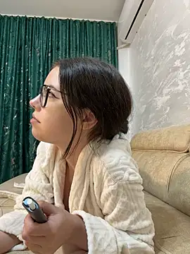 KaylaLewyss live cam on StripChat