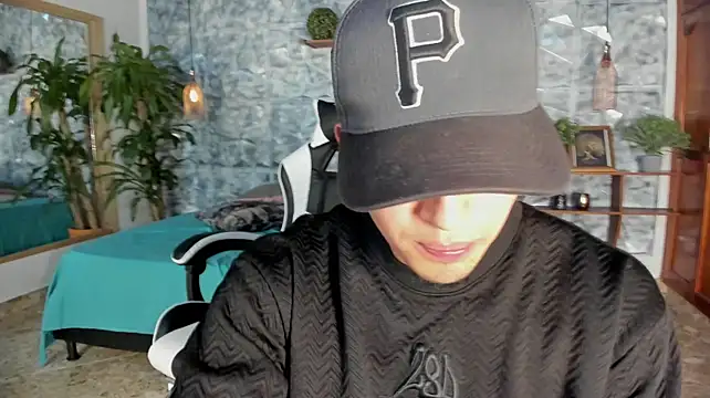 elliot_colton live cam on StripChat