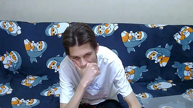Lester_Broo live cam on StripChat