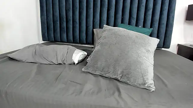 sam_roos (M twink) - doggy style + two fingers in my ass