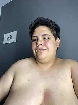Hailey_Curvy live cam on StripChat
