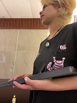 Eva_Feller69