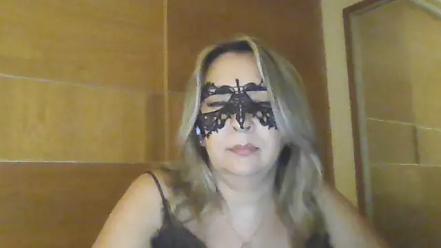 Nayelik live cam on StripChat