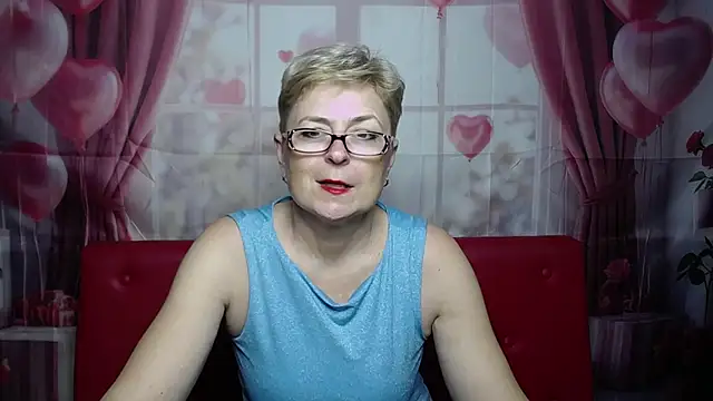 EmiliaGree live cam on StripChat