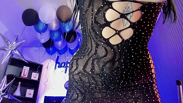 yulianademond66 live cam on StripChat