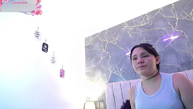 Gaabrielaa_ live cam on StripChat