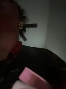 Lickplayofficial webcam