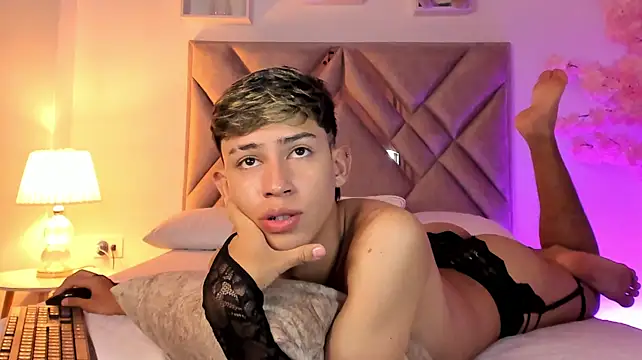 Baby_noahtt live cam on StripChat