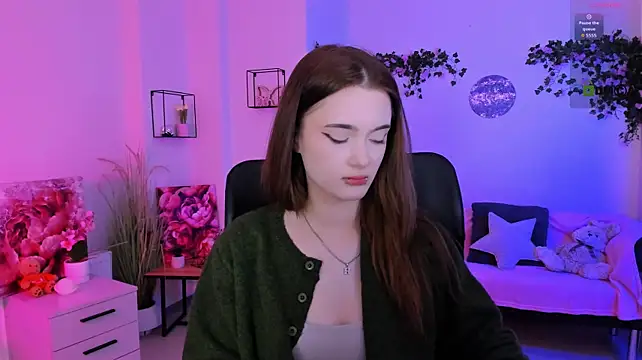 liana_kisses (F teen) - handbra