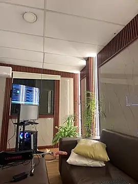 Eva_Feller69