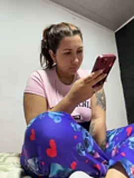 KittyObsession live cam on StripChat