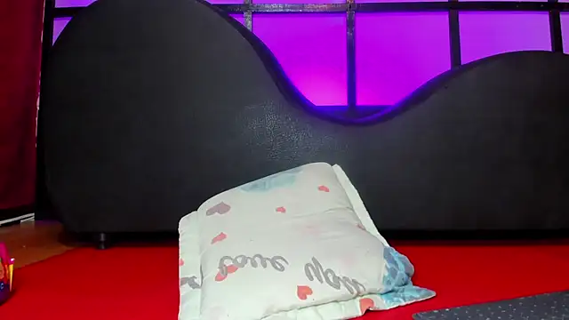 megan__luxe live cam on StripChat