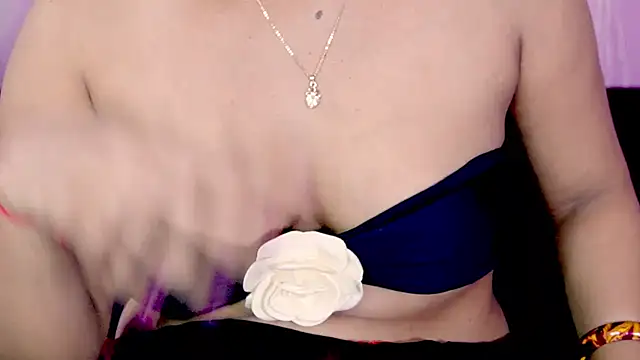 sexyhoney27 (F young) - shower show