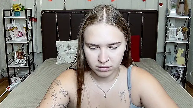 LauraHlot webcam