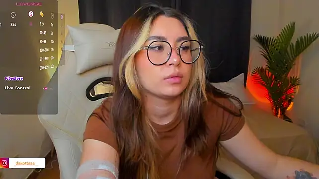 dakottaa_