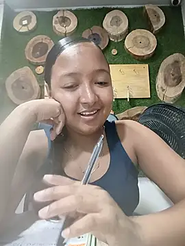 HeLiSa69ebony live cam on StripChat
