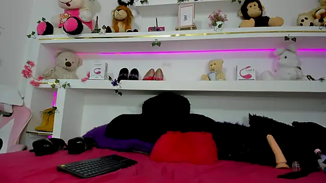 conny_blonde live cam on StripChat