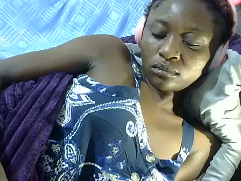 sweet_caci live cam on StripChat