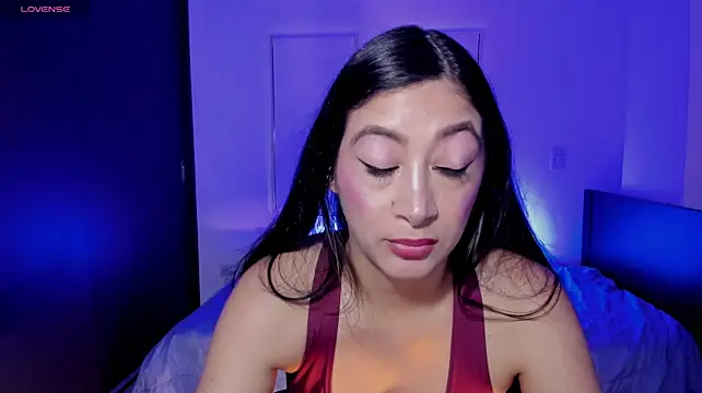 MeganWhite3 live cam on StripChat