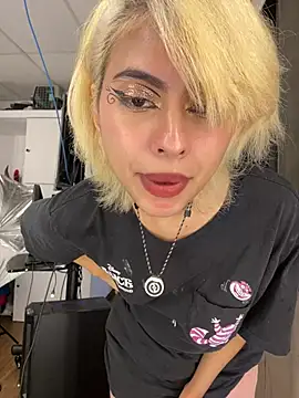 Eva_Feller69