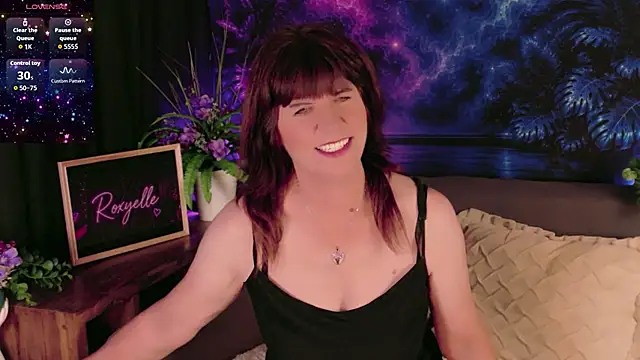 Roxyelle_ live cam on StripChat