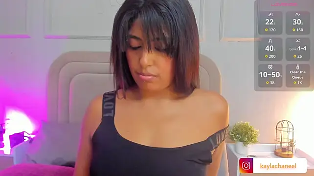Kaylachannell live cam on StripChat