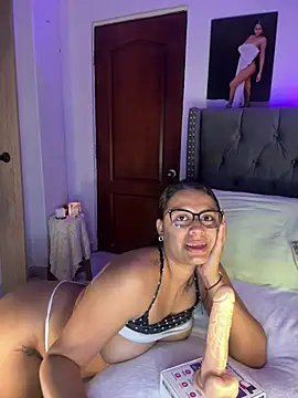ema_zoe live cam on StripChat