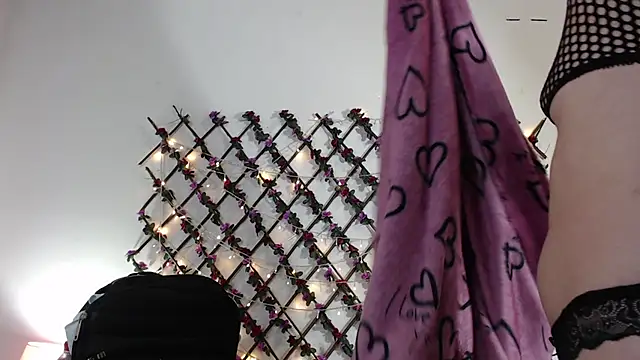 Samantha_Wallker live cam on StripChat