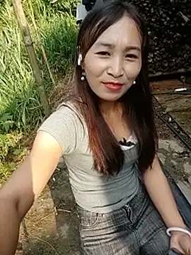 Thobaby112 live cam on StripChat
