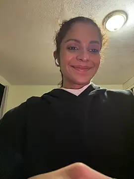 karlatiburcio live cam on StripChat