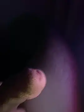 LinearKey22 live cam on StripChat