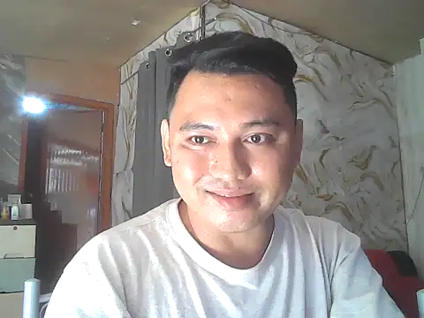 BicuriousExploer live cam on StripChat