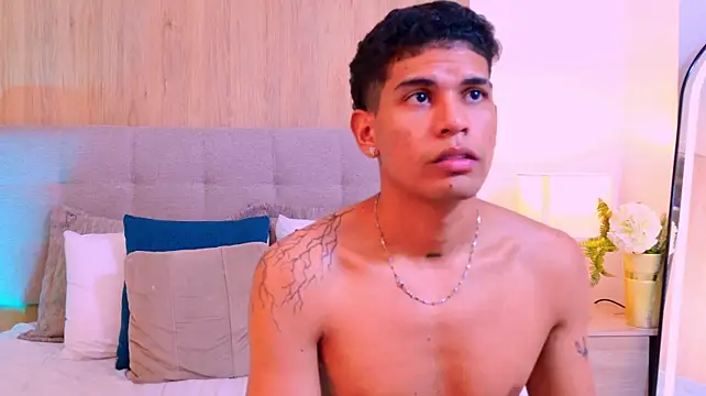 RoseAndDominic live cam on StripChat
