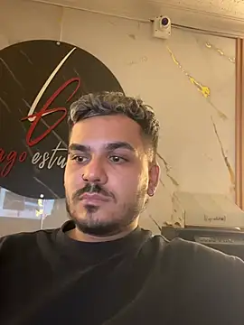 LatinBearX live cam on StripChat