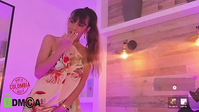 candy_summer28 live cam on StripChat
